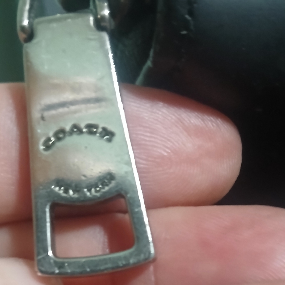 VGUC Coach Stripe Wallet - Picture 9 of 12